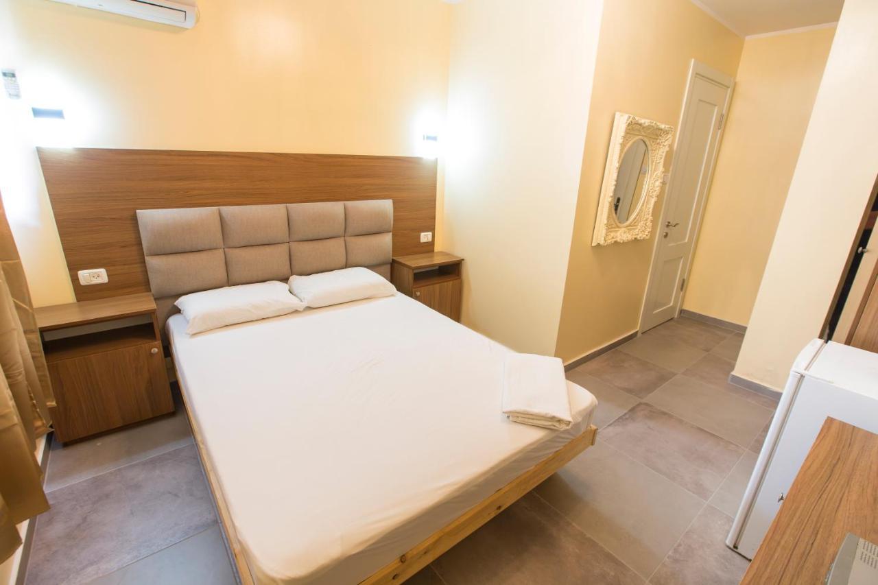 Central Laguardia Hotel Tel Aviv Eksteriør billede