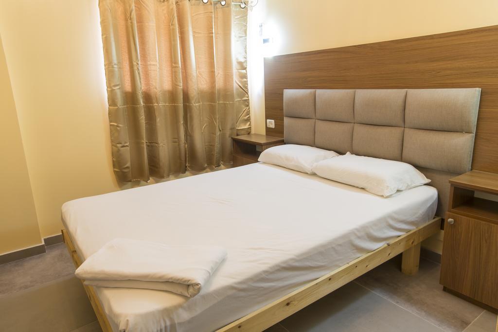 Central Laguardia Hotel Tel Aviv Eksteriør billede