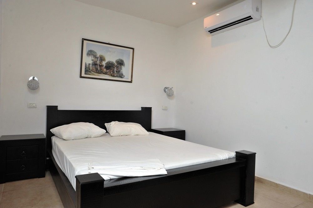 Central Laguardia Hotel Tel Aviv Eksteriør billede